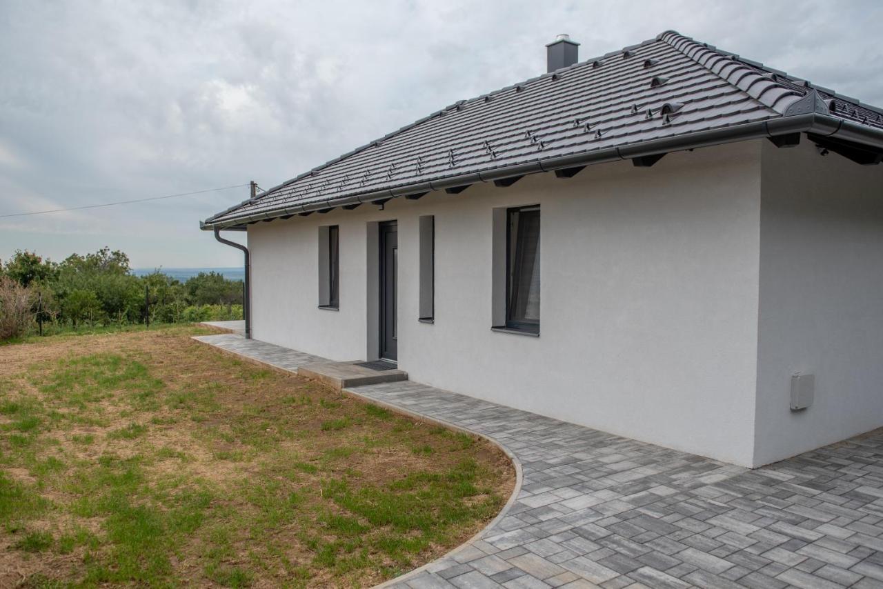 Bridgiet Home Apartman Cserszegtomaj Bagian luar foto