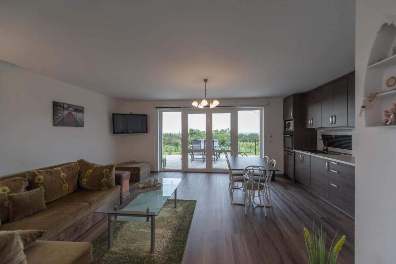 Bridgiet Home Apartman Cserszegtomaj Bagian luar foto